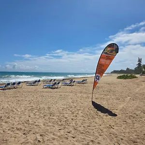 https://breathtaking-2-bedroom-beachside-apartment.comcaribbean.com